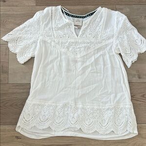Knox Rose White Eyelet Blouse